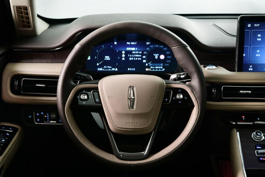 Панель приборов Lincoln Aviator 2019 года  (CN) (фото 5 из 18)
